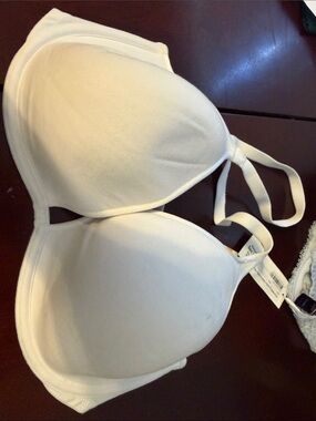Everyday Smooth White T-Shirt Bra with Light Padding